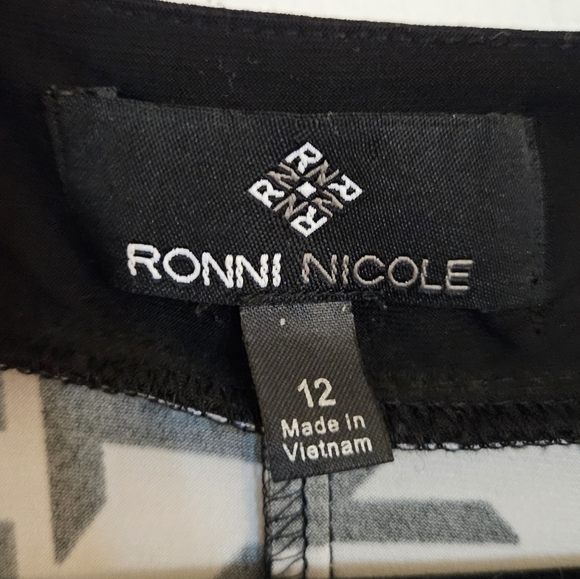 Ronni Nicole Scoop Neck Geometric Black/Cream Print Sheath Stretch Dress size 12 - Picture 6 of 7